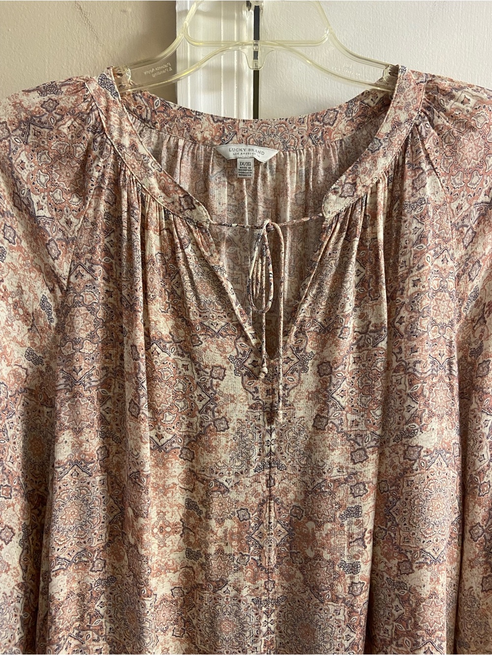 Lucky Brand Paisley Tie-Neck Peasant Blouse Taupe Pink 1X - Picture 3 of 8